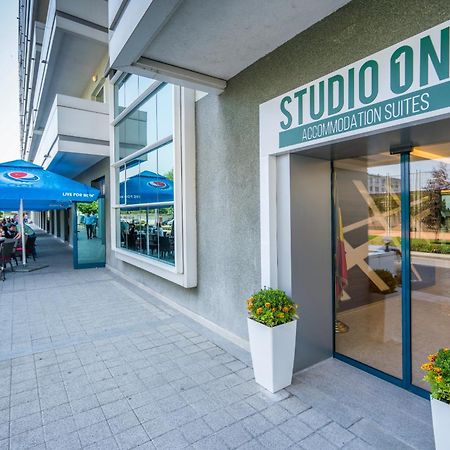 Studio One Accommodation Suites Bukarest Exterior foto