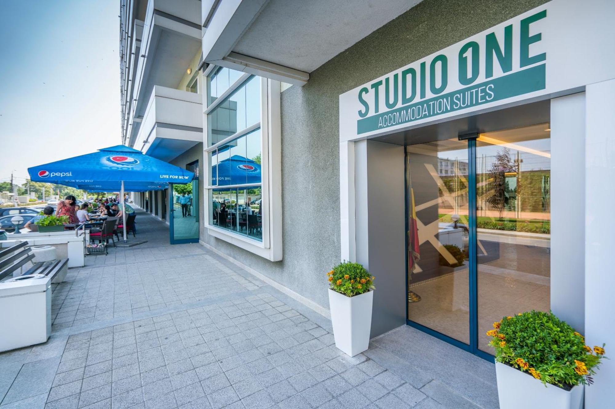 Studio One Accommodation Suites Bukarest Exterior foto